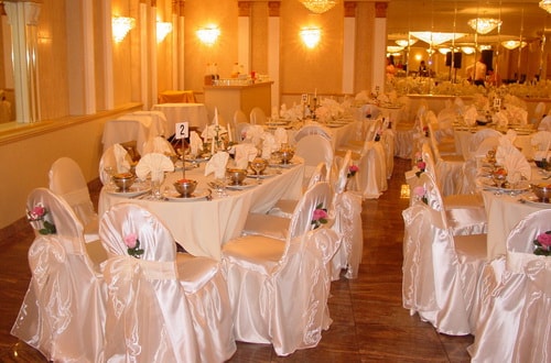 düğün masa sandalye süsleme resmi